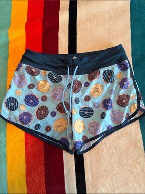 Rabbit Surf n’ Turf Donut Shorts - sz medium